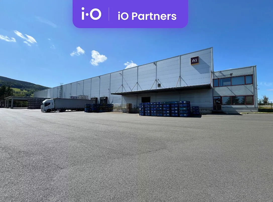 Pronájem skladového prostoru 2000 m²